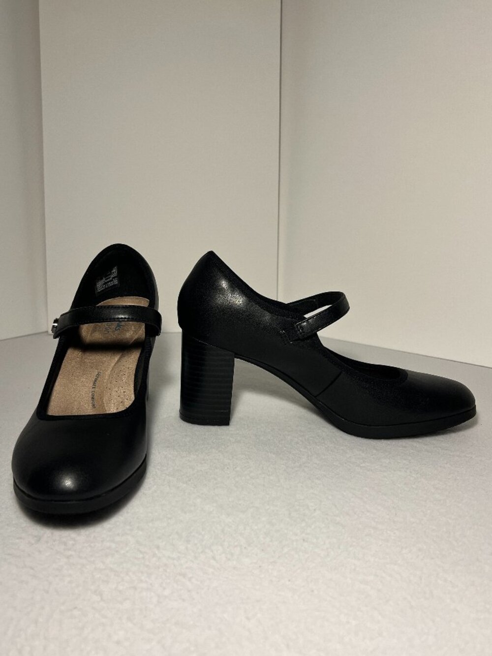 Clark’s Women’s 8.5M Black Leather Bayla Lily Mary Jane Pumps Classic Rounded